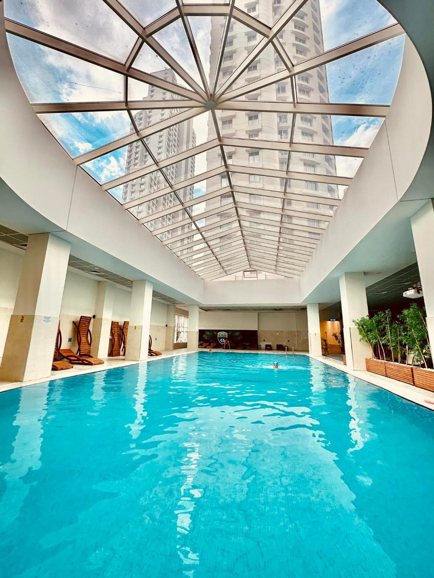 Luxury Condo On 18Th Floor With Pool, Fitness, Parking Included. Skopje Buitenkant foto
