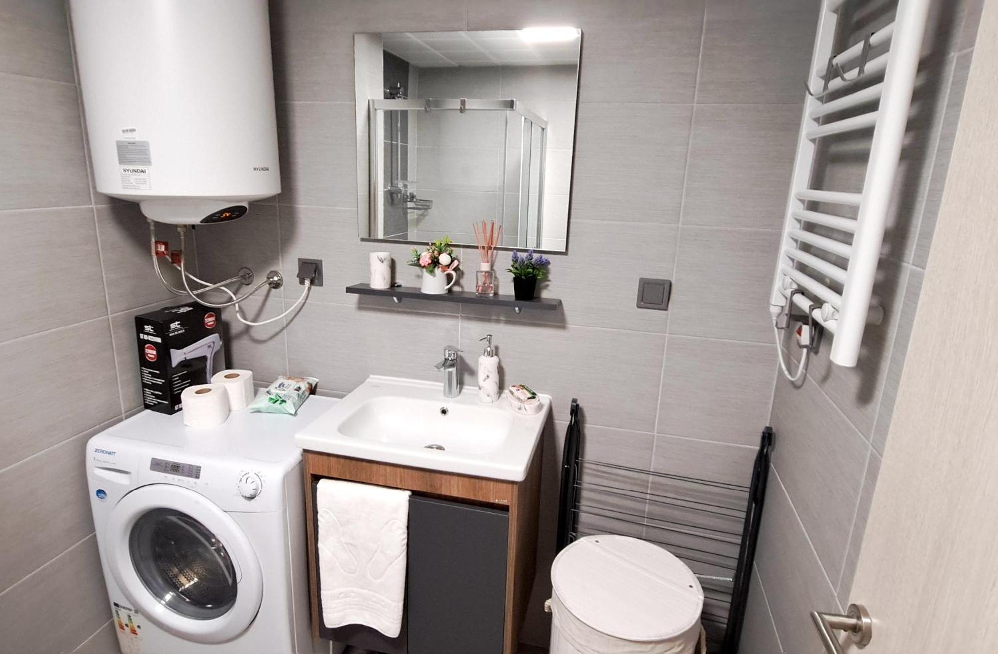Luxury Condo On 18Th Floor With Pool, Fitness, Parking Included. Skopje Buitenkant foto