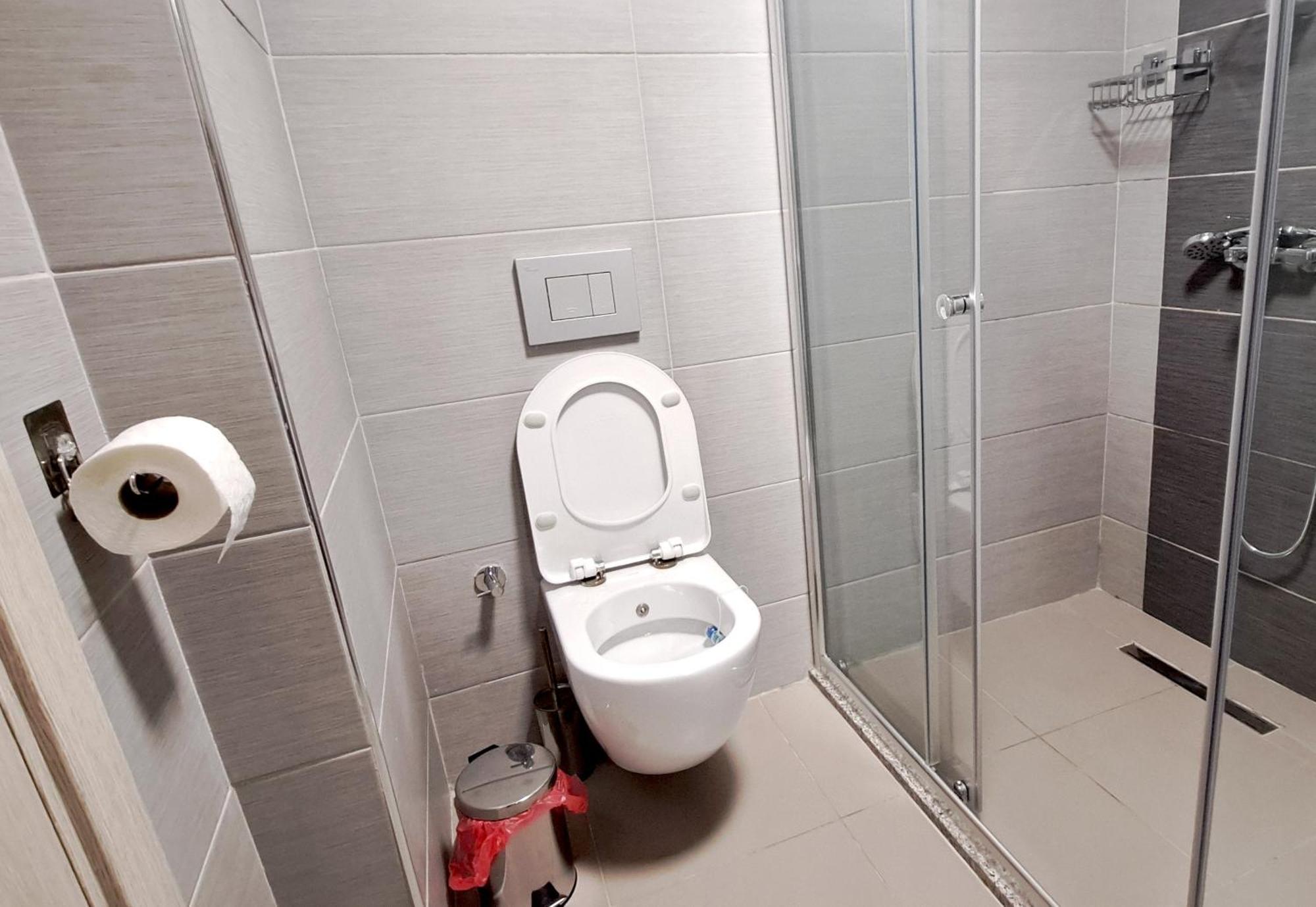 Luxury Condo On 18Th Floor With Pool, Fitness, Parking Included. Skopje Buitenkant foto