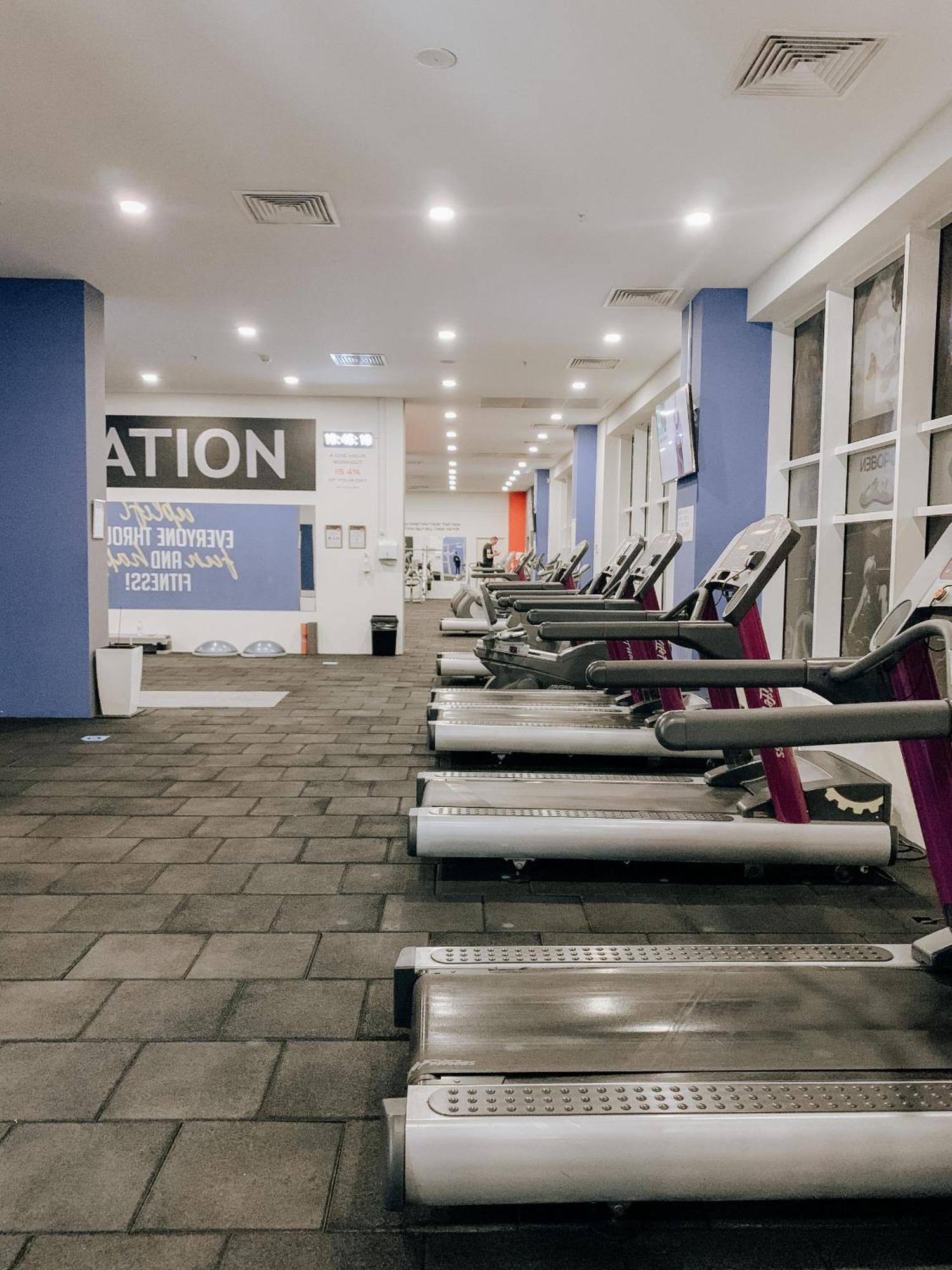 Luxury Condo On 18Th Floor With Pool, Fitness, Parking Included. Skopje Buitenkant foto