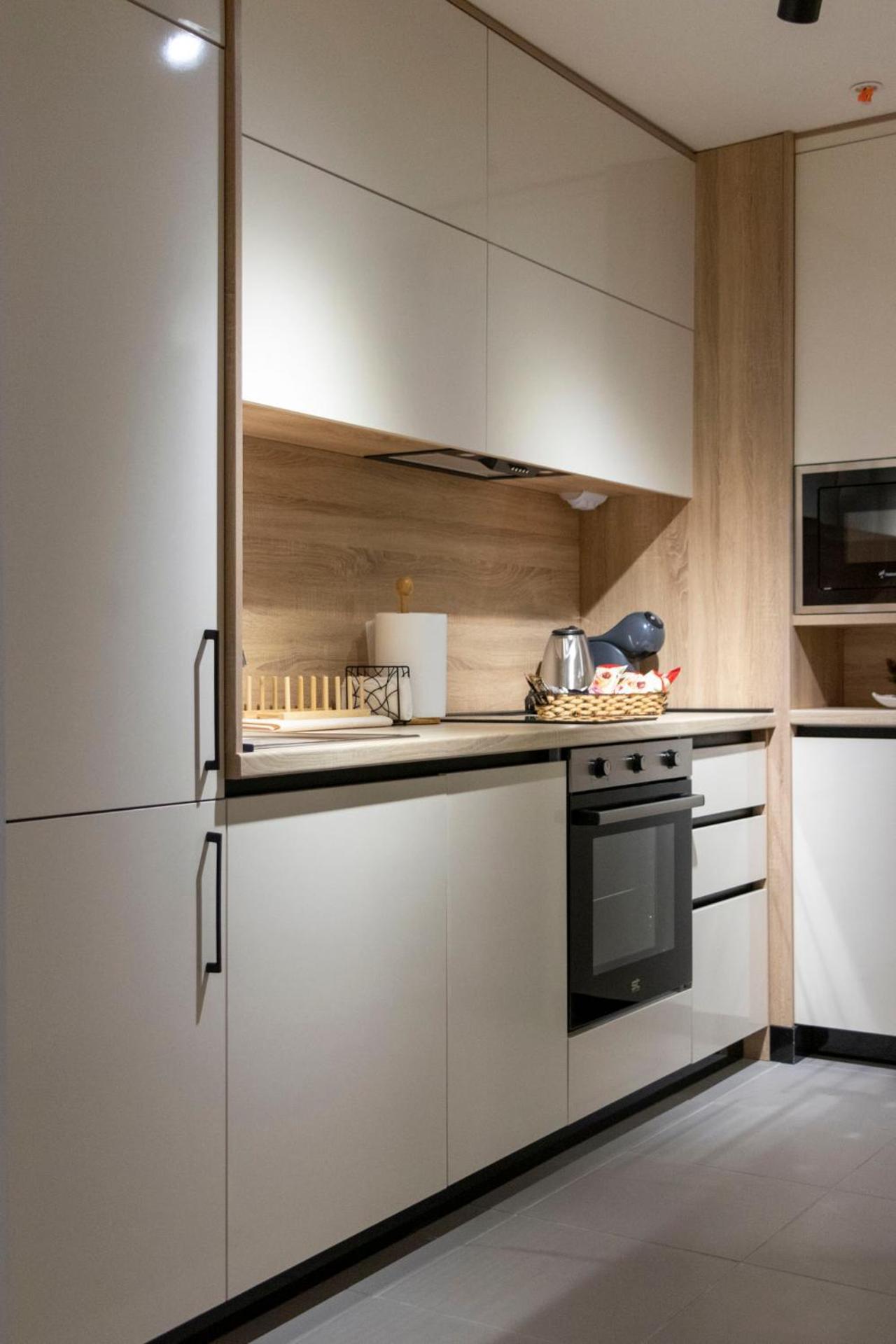 Luxury Condo On 18Th Floor With Pool, Fitness, Parking Included. Skopje Buitenkant foto