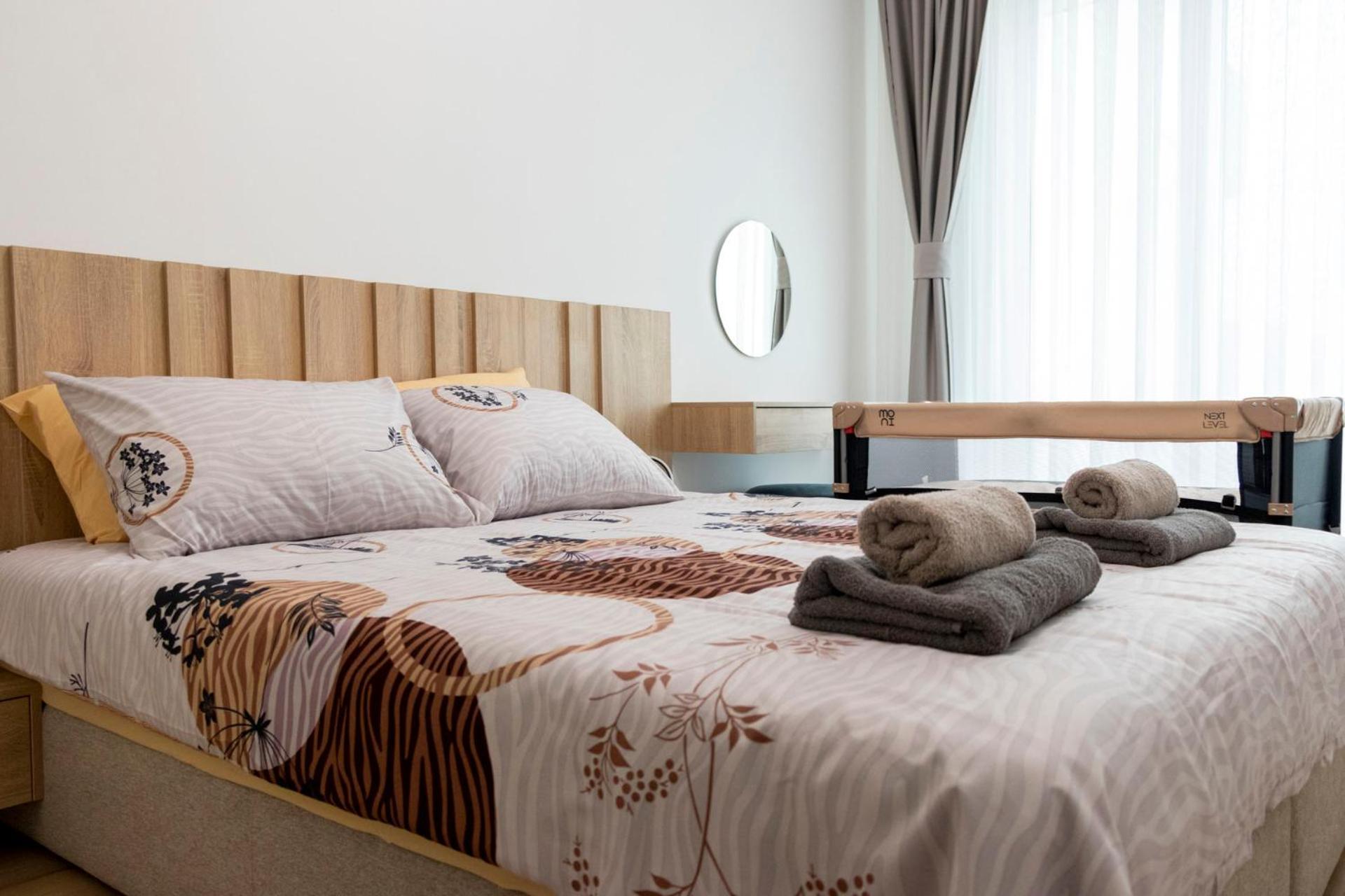 Luxury Condo On 18Th Floor With Pool, Fitness, Parking Included. Skopje Buitenkant foto