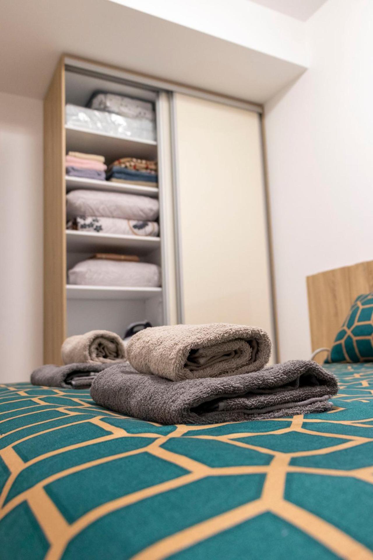 Luxury Condo On 18Th Floor With Pool, Fitness, Parking Included. Skopje Buitenkant foto