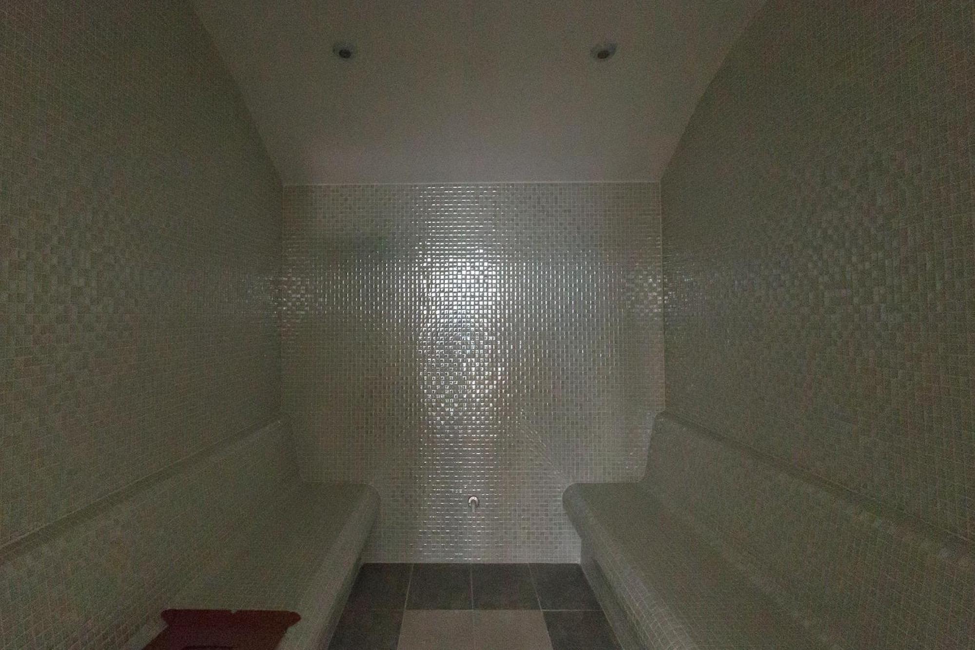 Luxury Condo On 18Th Floor With Pool, Fitness, Parking Included. Skopje Buitenkant foto