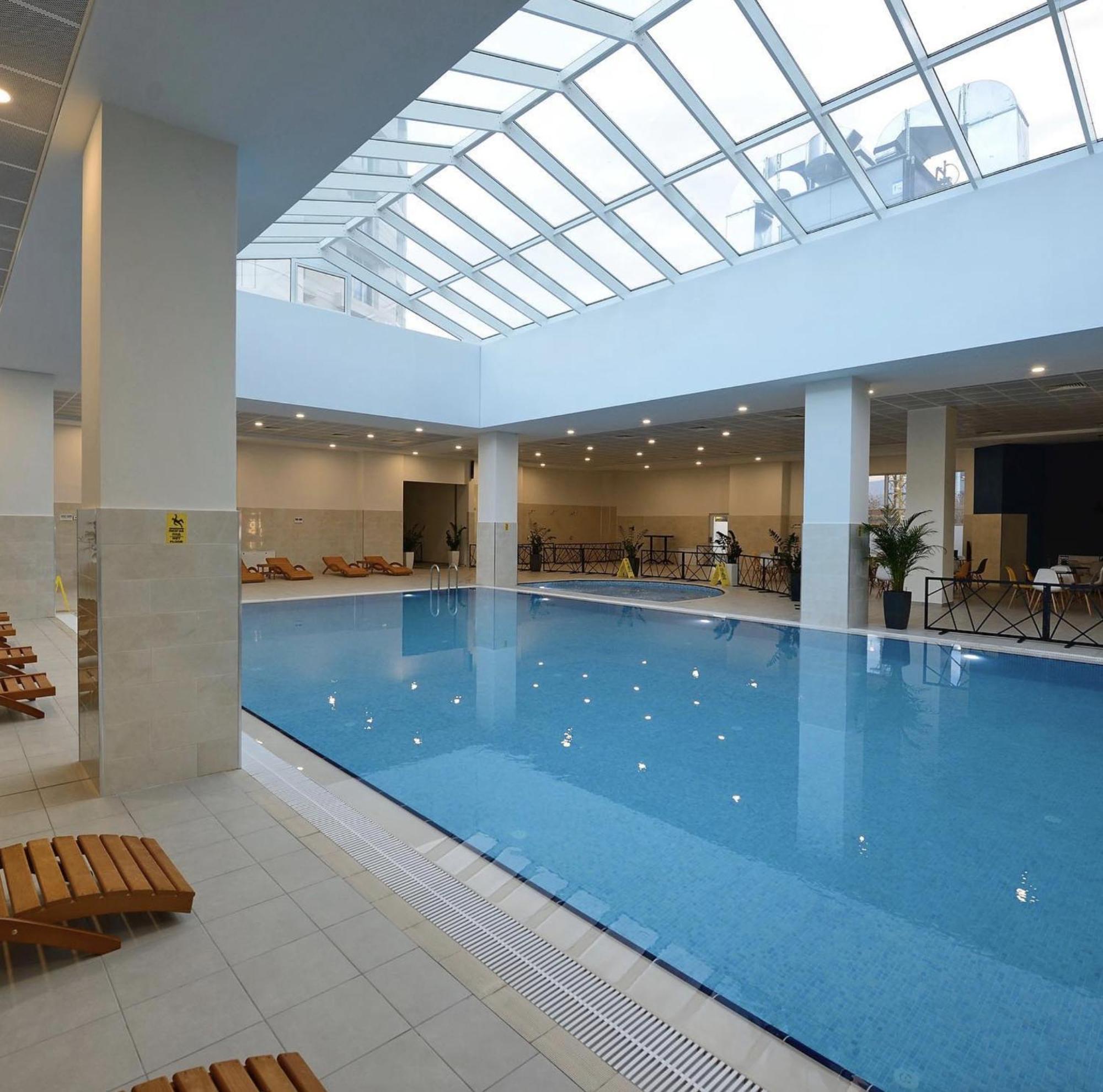 Luxury Condo On 18Th Floor With Pool, Fitness, Parking Included. Skopje Buitenkant foto