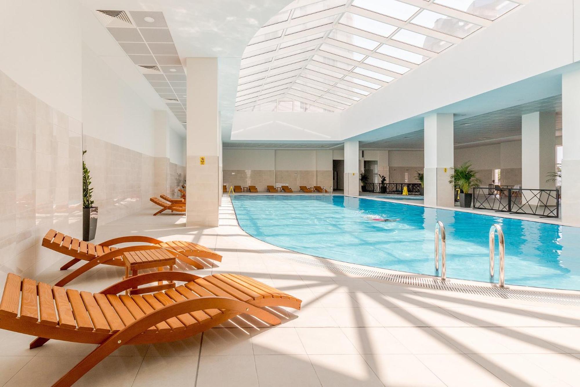 Luxury Condo On 18Th Floor With Pool, Fitness, Parking Included. Skopje Buitenkant foto