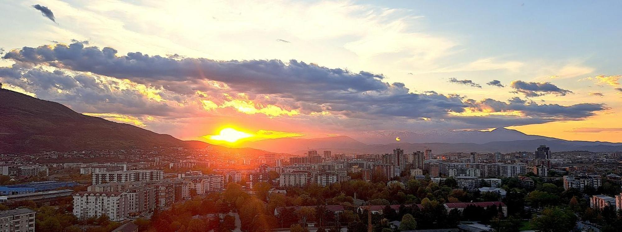 Luxury Condo On 18Th Floor With Pool, Fitness, Parking Included. Skopje Buitenkant foto
