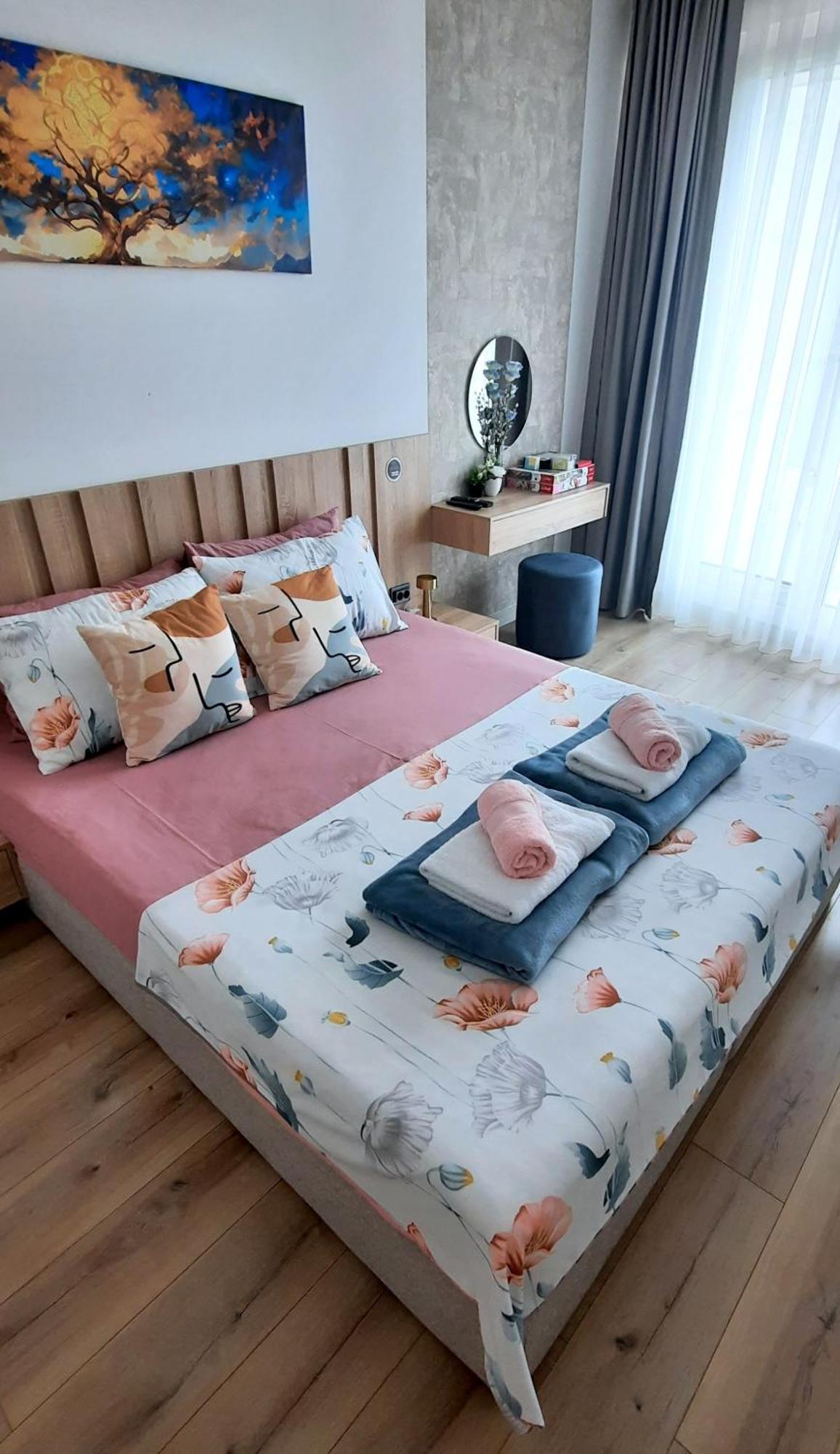 Luxury Condo On 18Th Floor With Pool, Fitness, Parking Included. Skopje Buitenkant foto